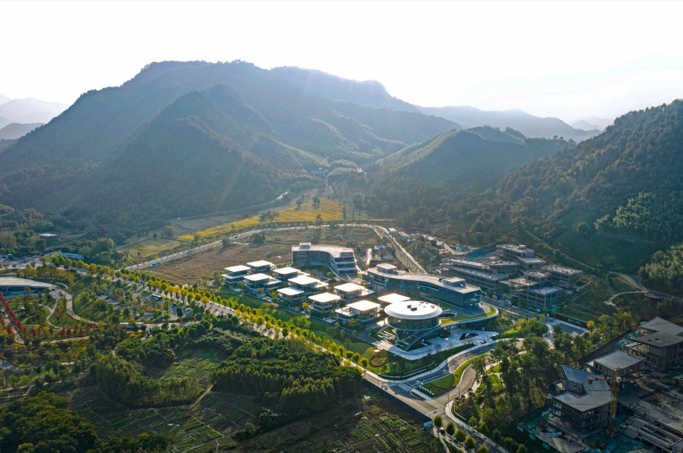 Lingfeng Smart Valley Platform Demonstration Zone Construction Project by The Design Institute of Landscape Architecture China Academy of...
