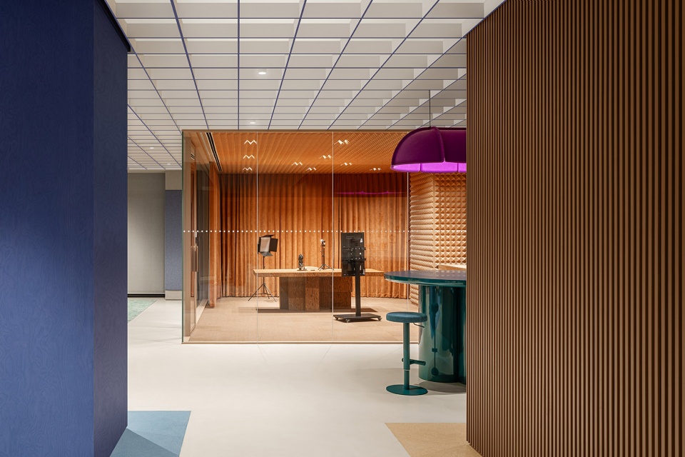 max show office hangzhou by ippolito fleitz group