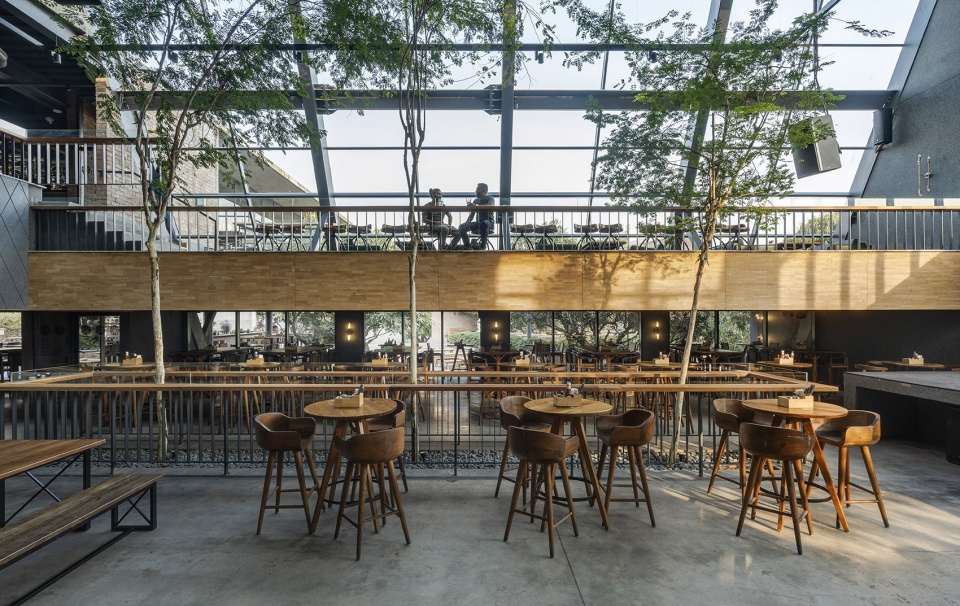 zero 40 by 23 degrees design shift