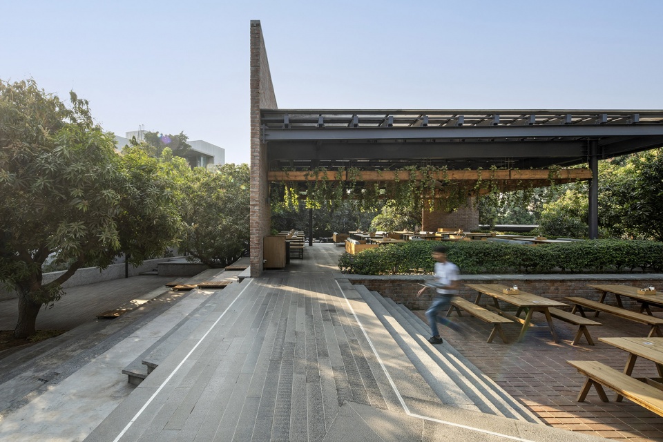 zero 40 by 23 degrees design shift
