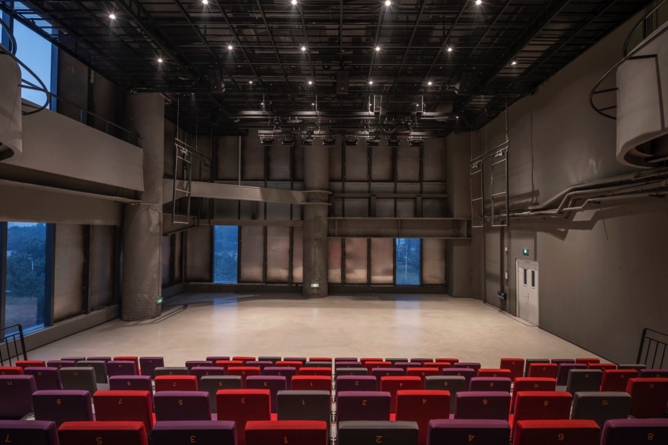 mumu theater by officeyet 51