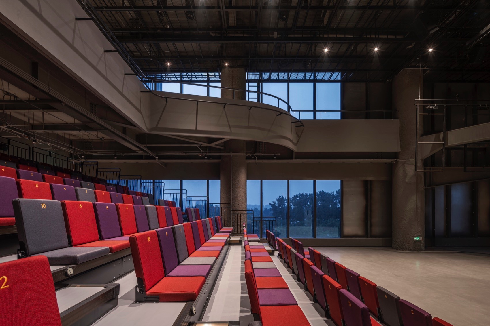 “mumu theater” interior design by office yet & MAAN DESIGN STUDIO - 谷德设计网