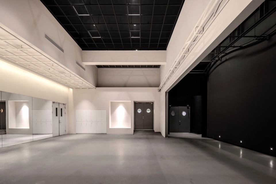 mumu theater by officeyet 55