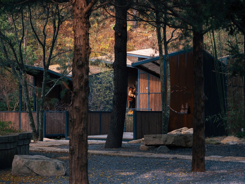 creek restroom by atelier scale