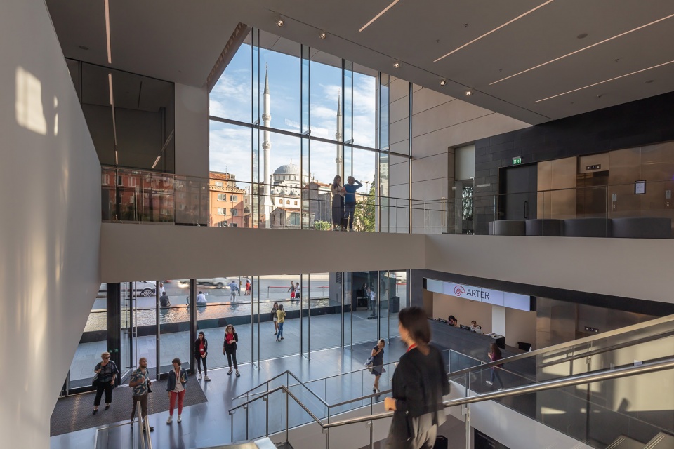 arter contemporary art museum by grimshaw architecture