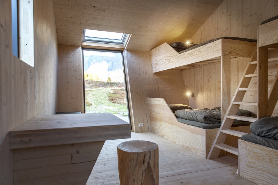 snohetta completes tungestolen a generous hiking cabin by the jostedalsbreen glacier