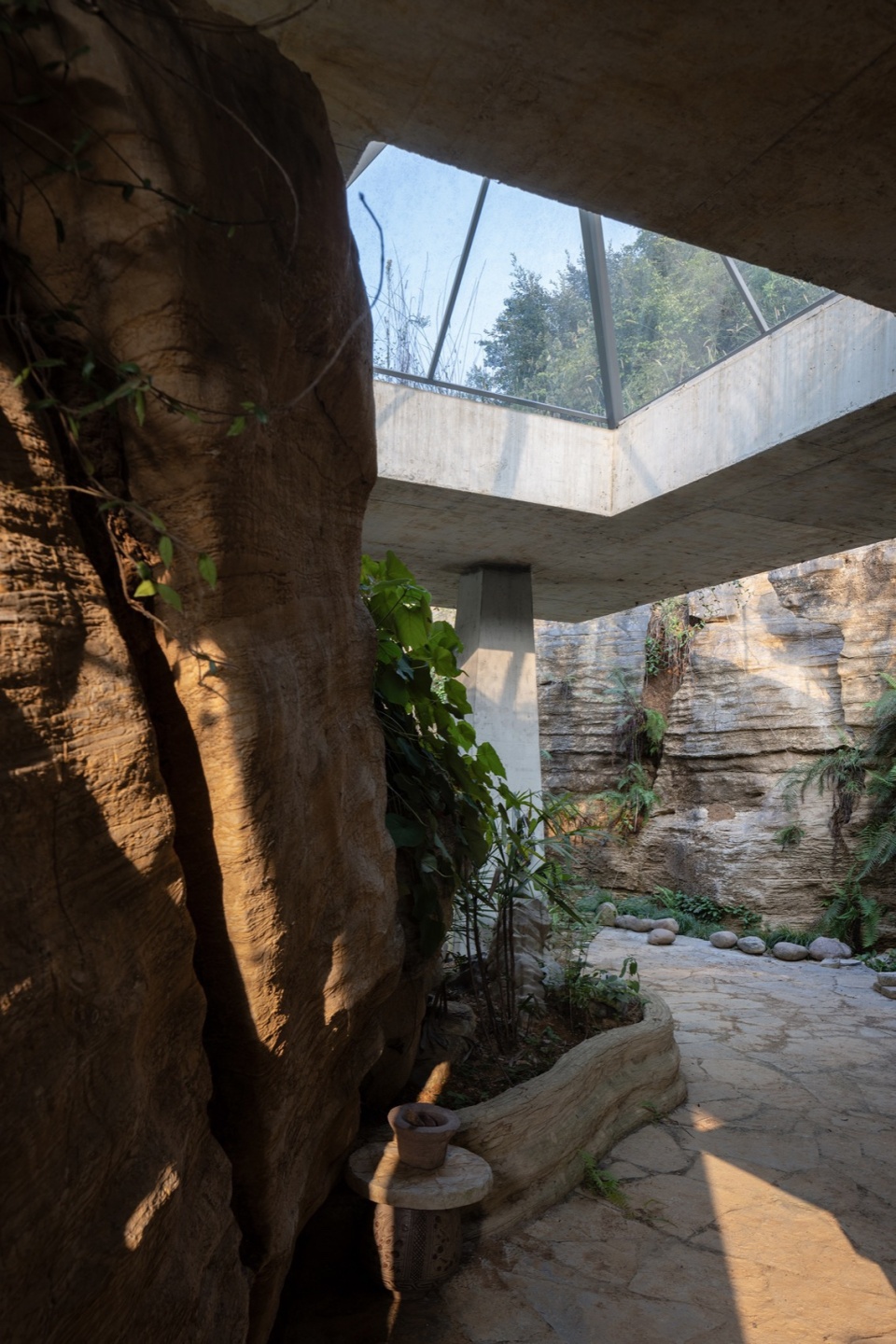 石头与洞口©直译 house shiyangshan no 1