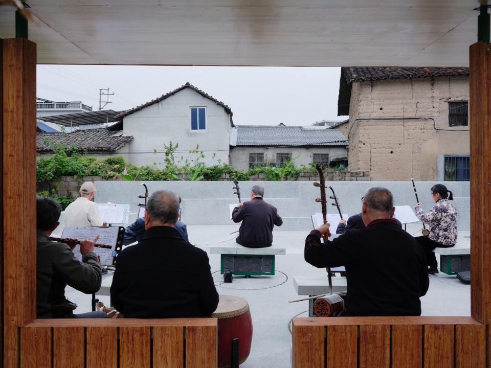 “檐”下排练© 梅可嘉Rehearsal under the eave ©Kejia Mei