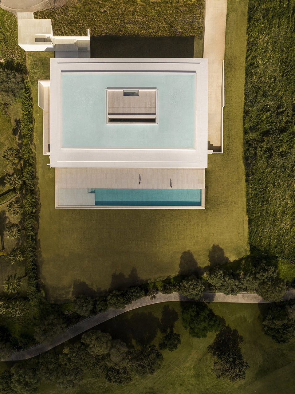 house in sotogrande by fran silvestre arquitectos