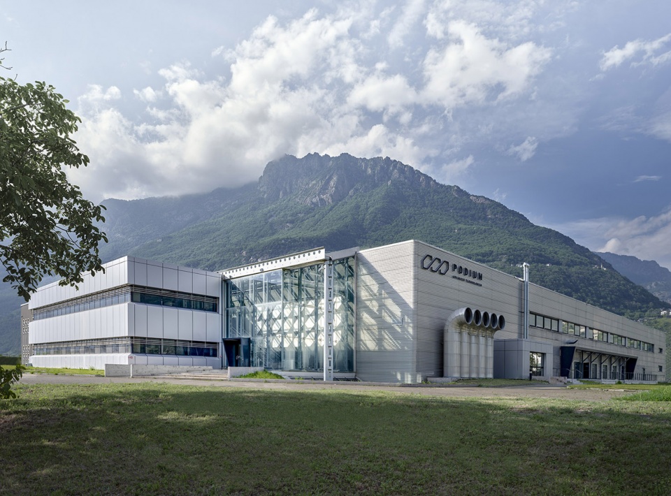 new podium advanced technologies headquarters by acc naturale architettura di cristiana catino plac architecture urban design