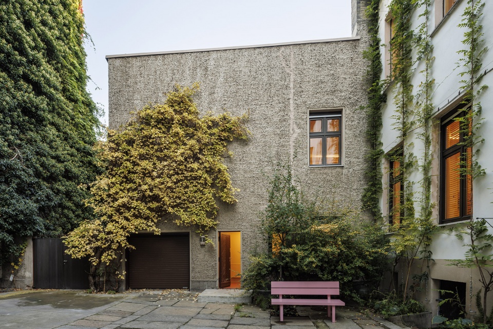 renovation of a coach house and garden in berlin mitte by j mayer h und partner