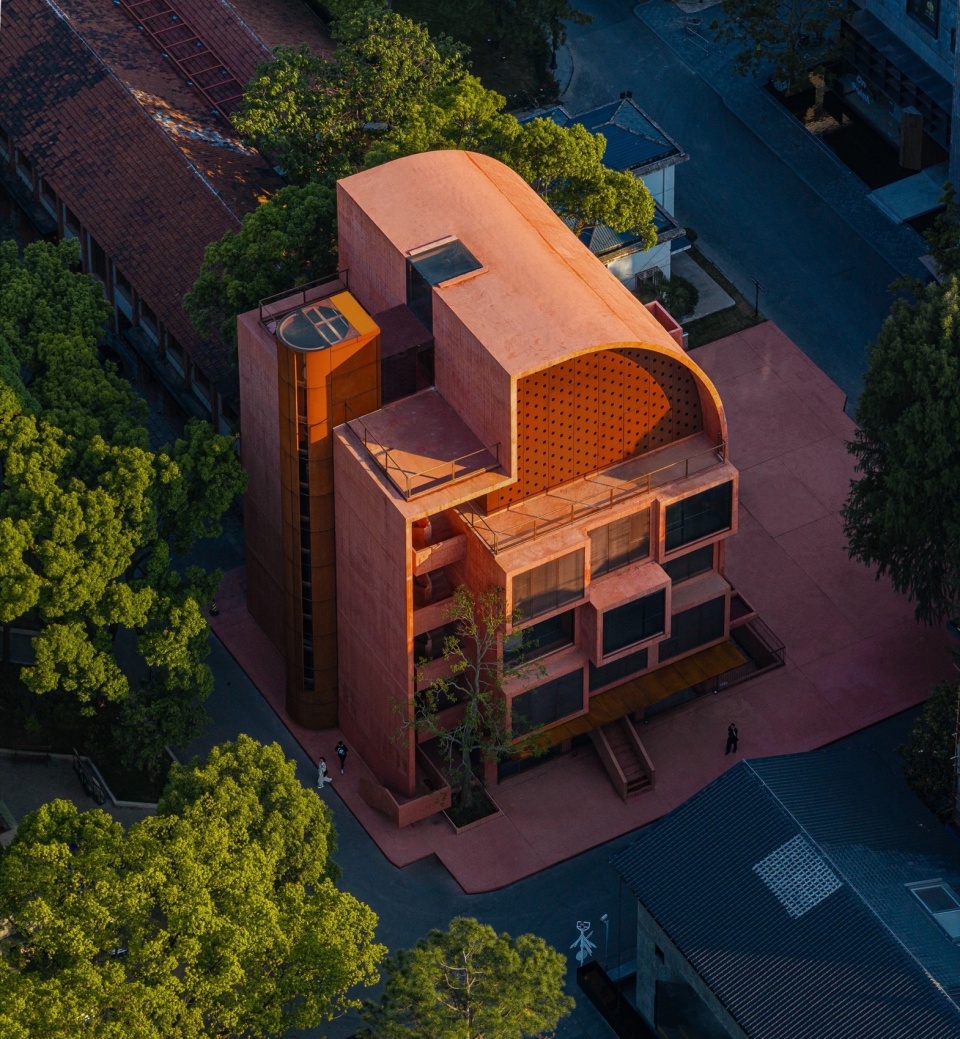 A Sail on the Vast Sea EKA by Benzhe Architecture