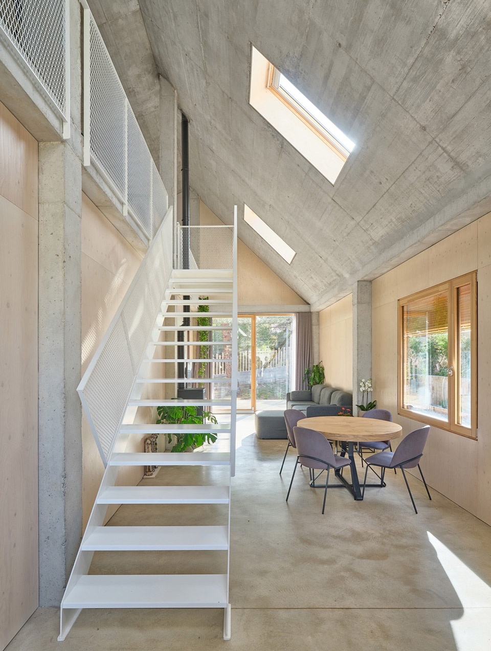 Casa CG by Alventosa Morell Arquitectes
