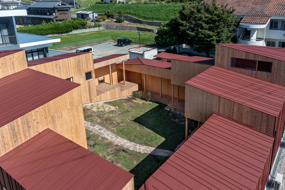 dog villa on awaji island by 1110 office of architecture