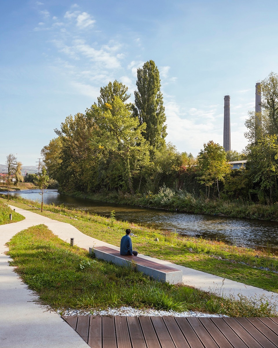 A New Green Infrastructure On The Somes River by Practica Arqutiectura