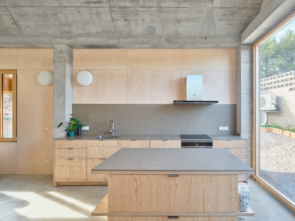 Casa CG by Alventosa Morell Arquitectes