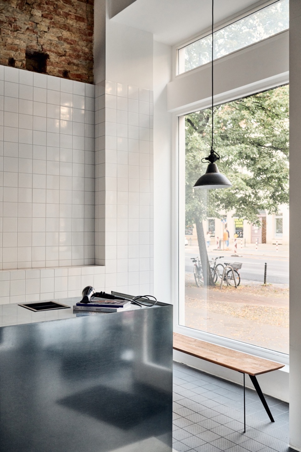 STLEO hairdressing salon by BATEK ARCHIEKTEN