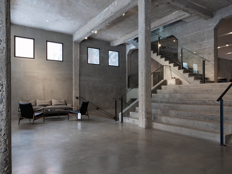 a tale of multiple cities cohlmeyer architectures enduring collaboration with montauk sofa