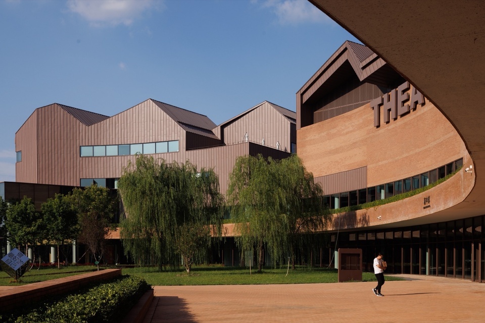 Tianjin Guanghua Foreign Language School by Tianjin Huahui