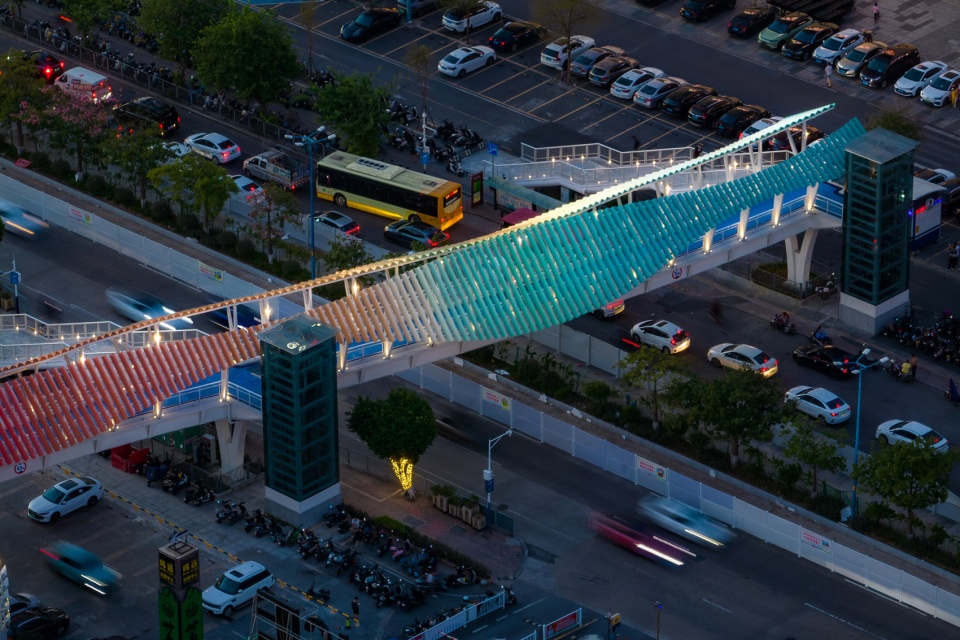 jianshe avenue pedestrian bridge by atelier cns