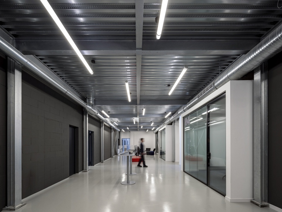 new podium advanced technologies headquarters by acc naturale architettura di cristiana catino plac architecture urban design
