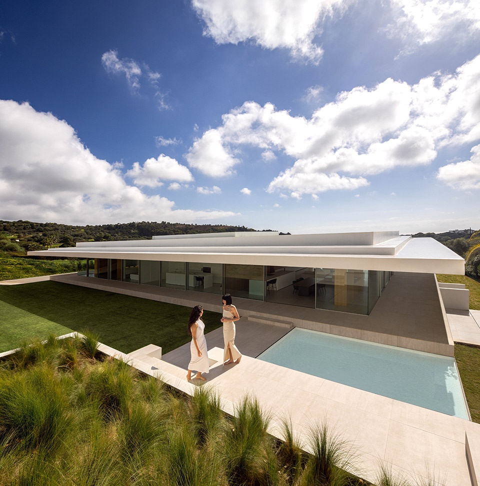house in sotogrande by fran silvestre arquitectos