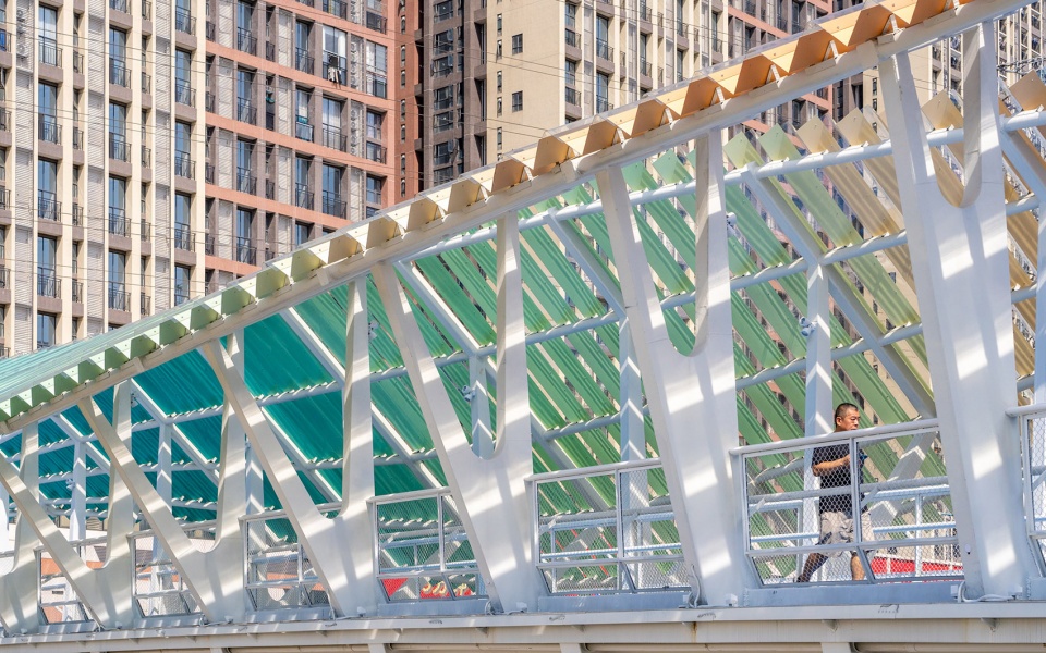 jianshe avenue pedestrian bridge by atelier cns