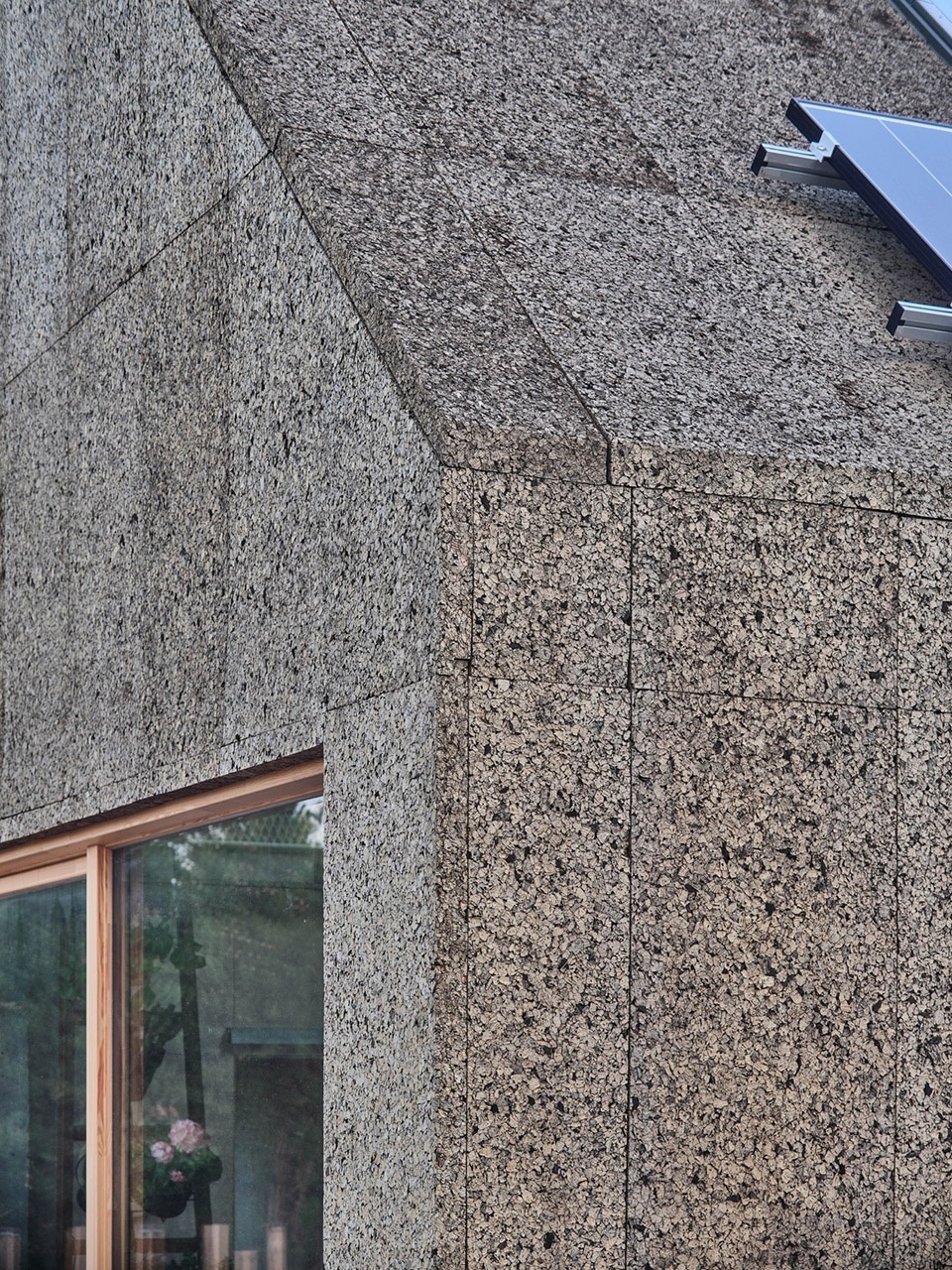 Casa CG by Alventosa Morell Arquitectes
