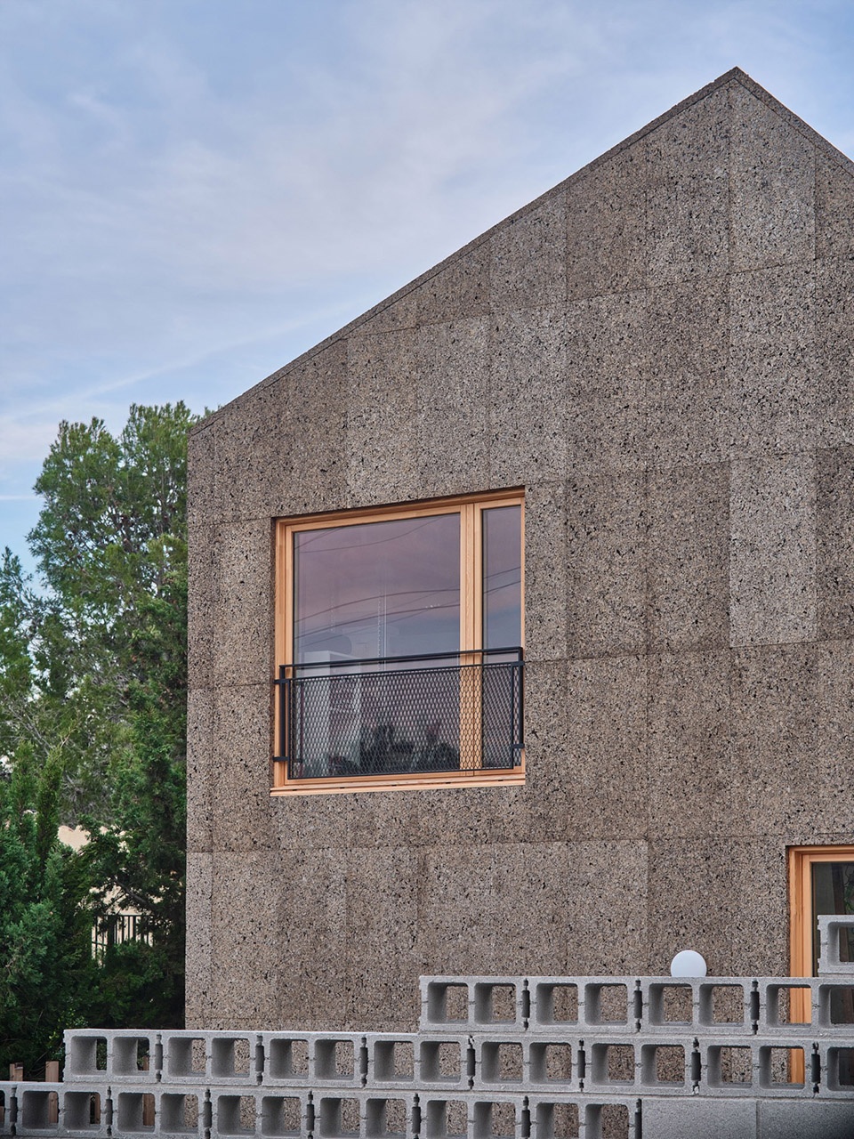 Casa CG by Alventosa Morell Arquitectes