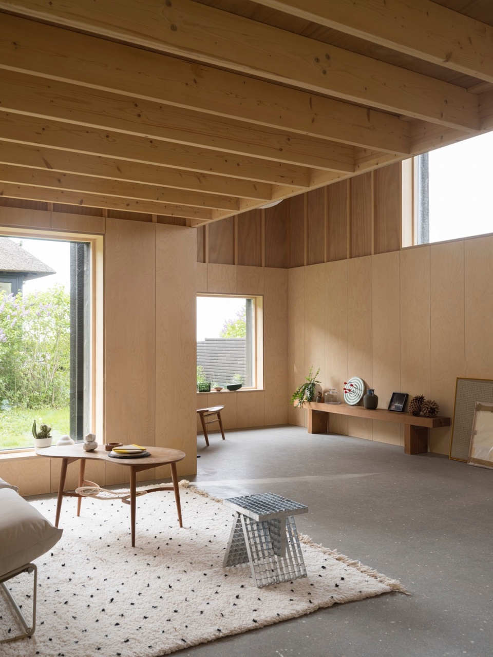 House with a hidden atrium by FAF