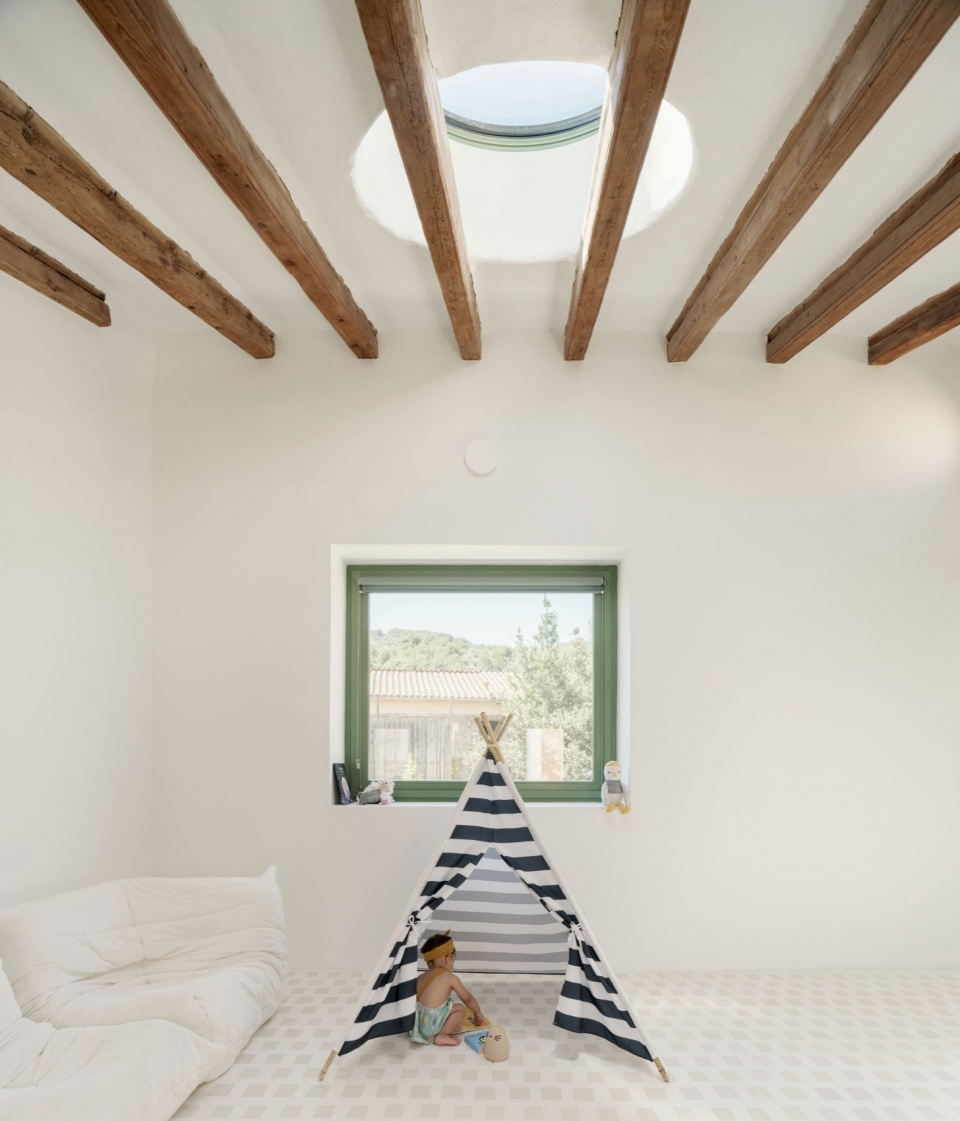 One Courtyard Two Houses Isla Architects