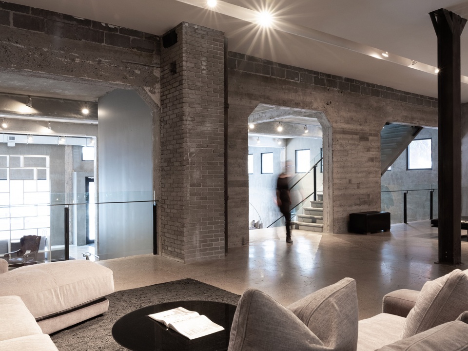 a tale of multiple cities cohlmeyer architectures enduring collaboration with montauk sofa