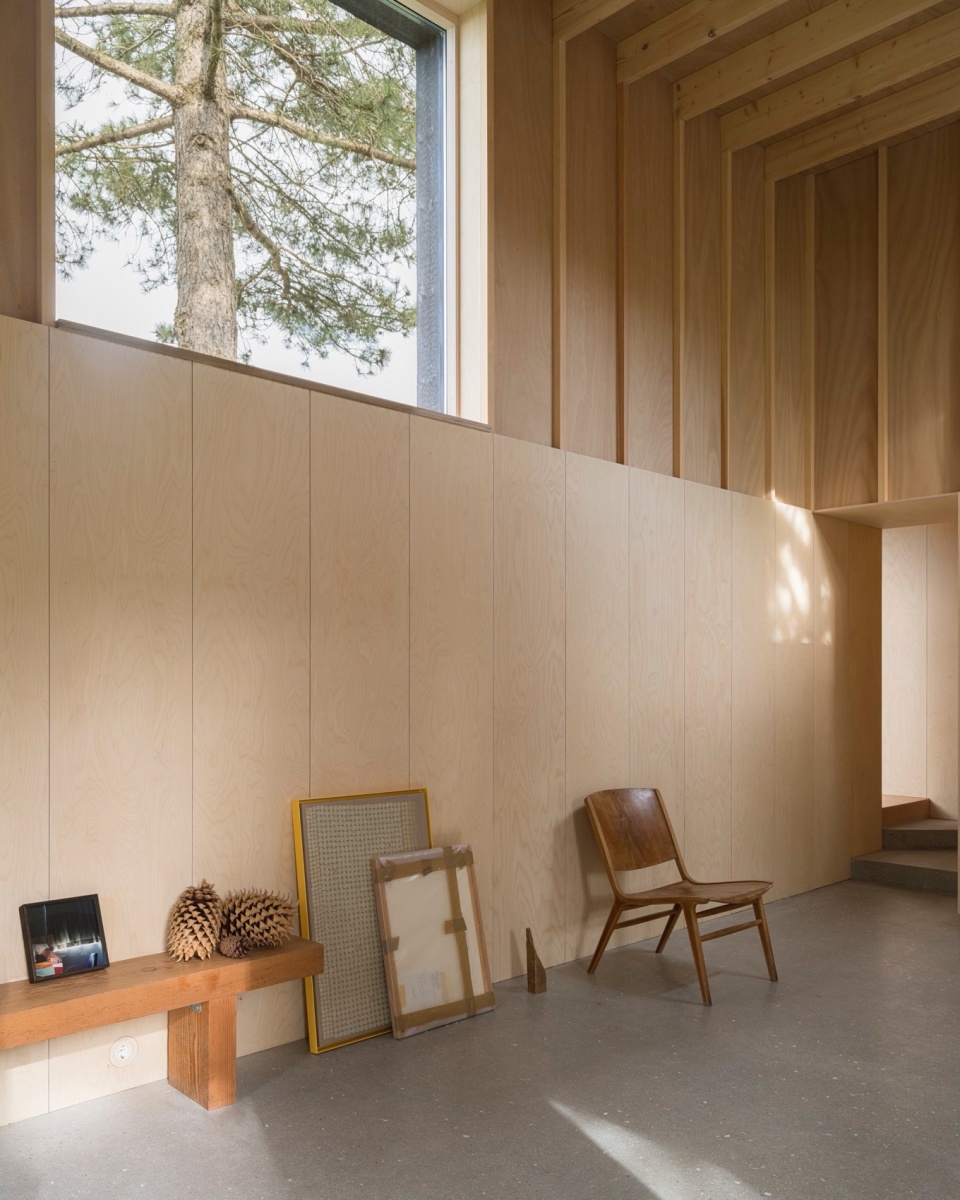 House with a hidden atrium by FAF