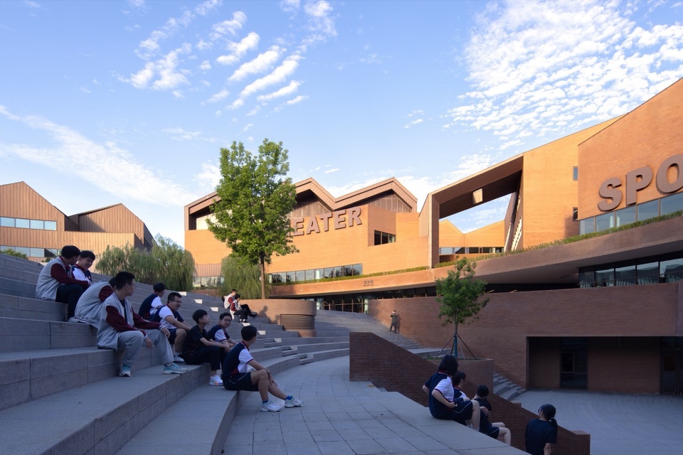 Tianjin Guanghua Foreign Language School by Tianjin Huahui