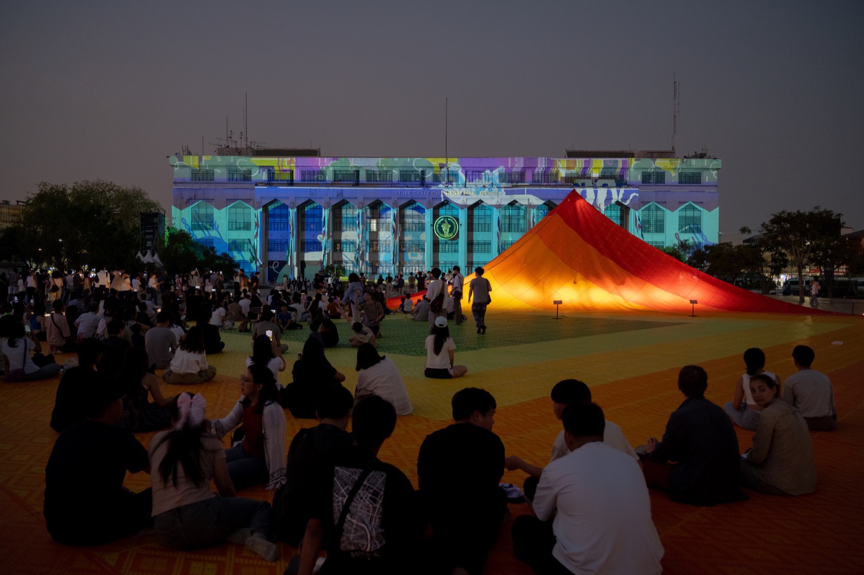 Mega Mat – Bangkok Design Week by MVRDV - 谷德设计网