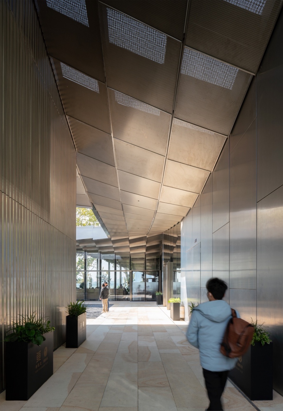 The Jinji Lake Pavilion by BIG Arts Group