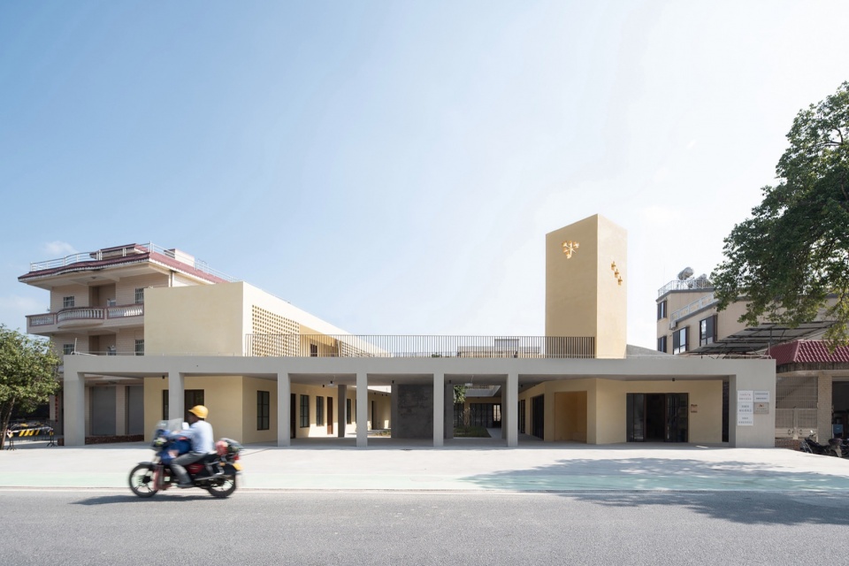 Yangbei Village CCP Elderly Day Care Center by Studio 10