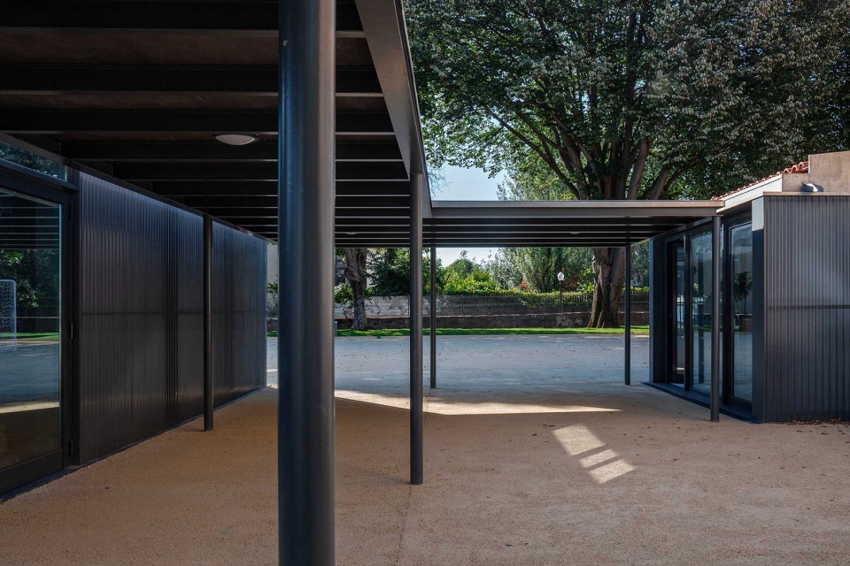 correios school by crea architects