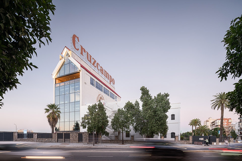 cruzcampo factory tower by ayesa