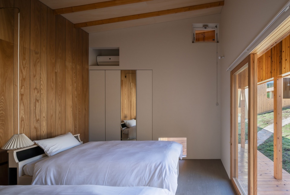 dog villa on awaji island by 1110 office of architecture