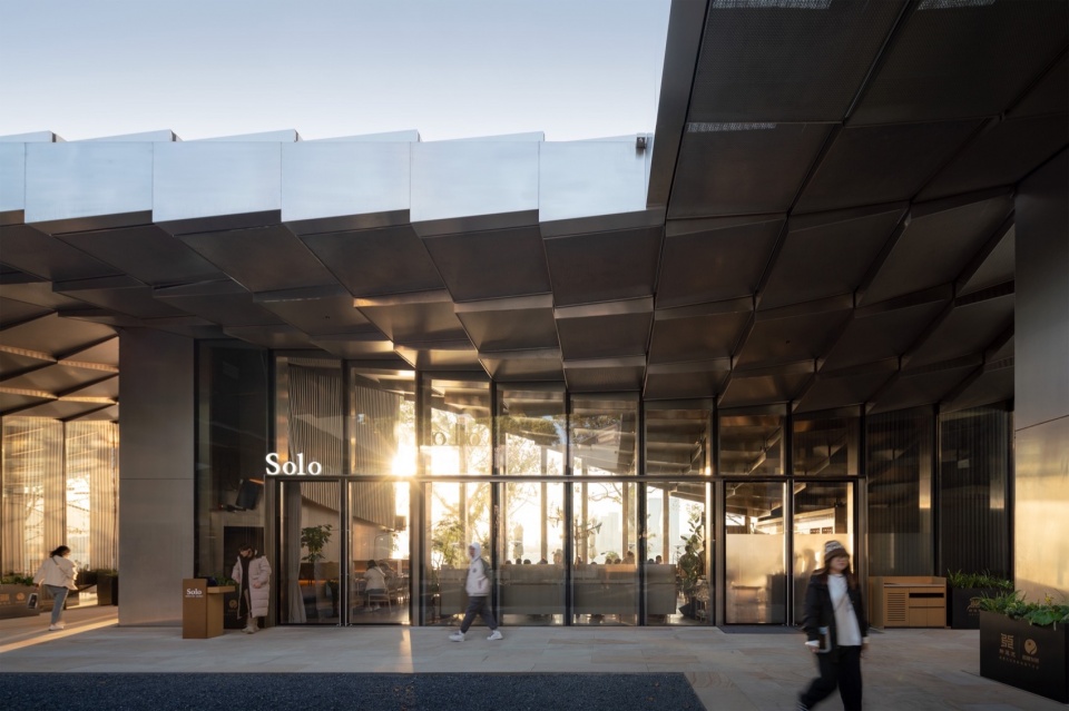 The Jinji Lake Pavilion by BIG Arts Group