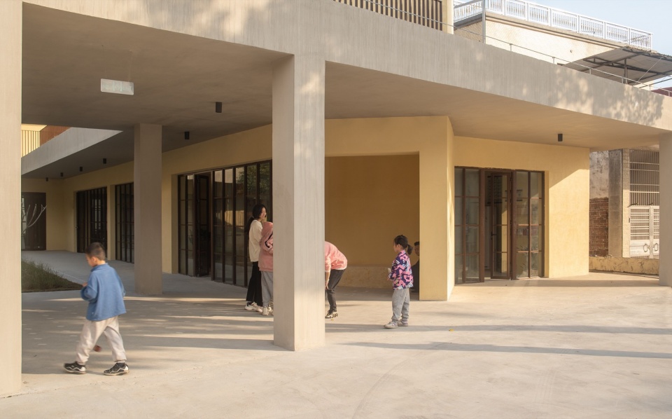 Yangbei Village CCP Elderly Day Care Center by Studio 10