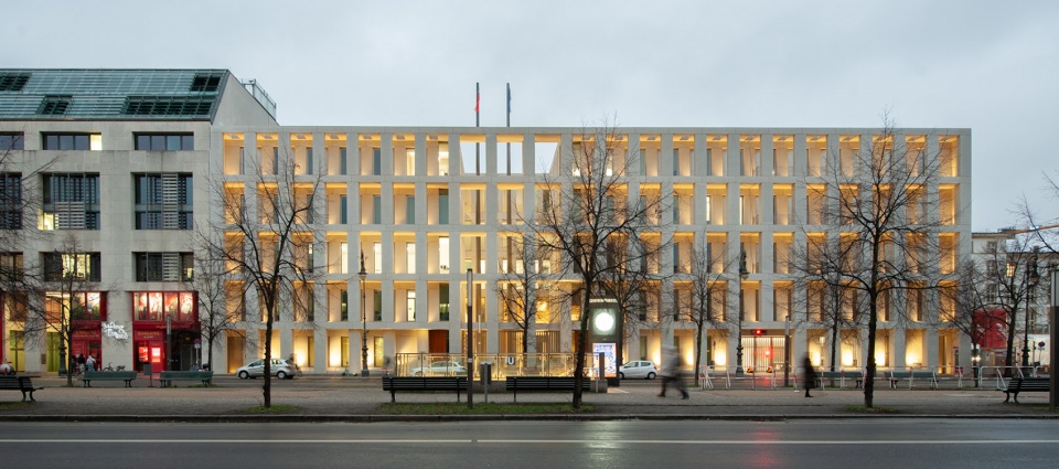 polish embassy in berlin by jems architekci
