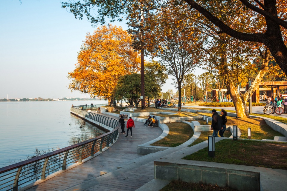 Moshan Park in Wuhan East Lake Greenway China by ATLAS