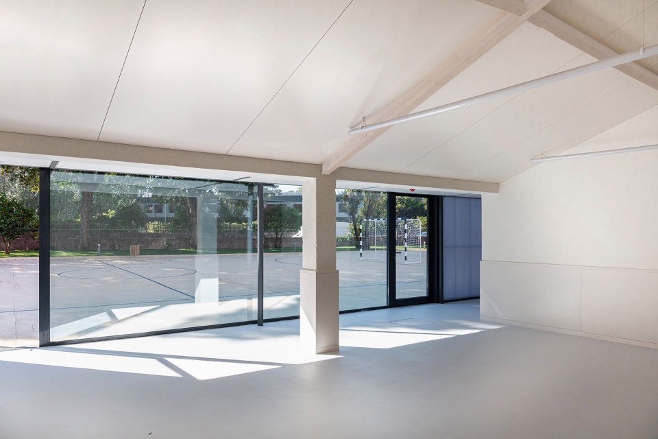 correios school by crea architects