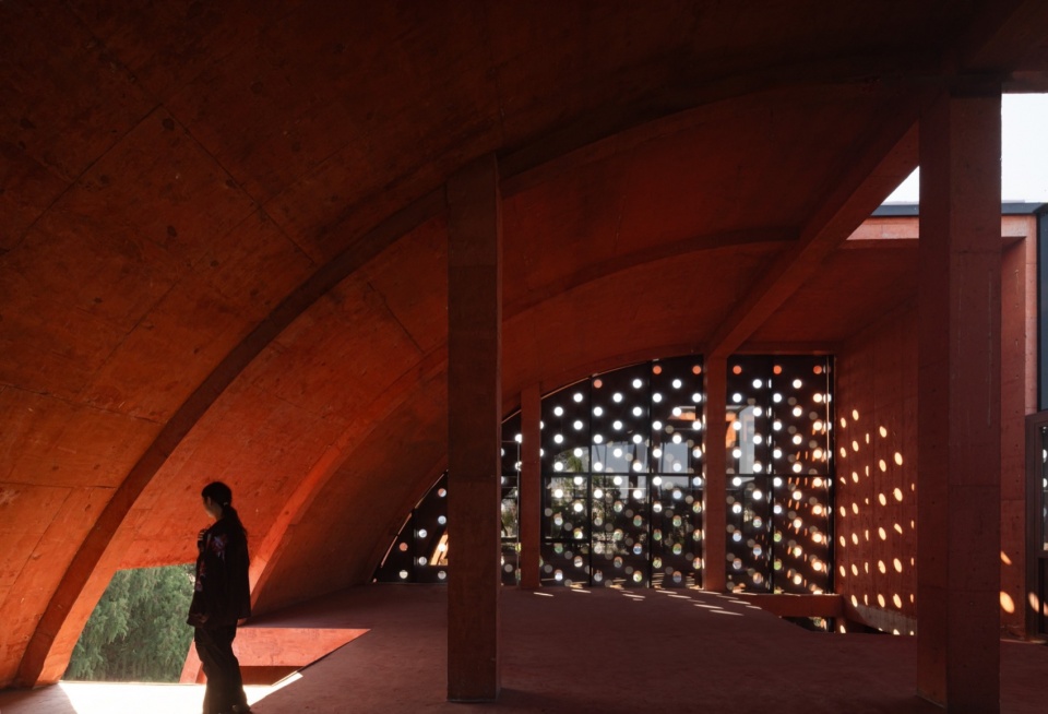 A Sail on the Vast Sea EKA by Benzhe Architecture
