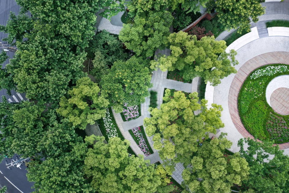 Caojiadu Garden Renovation Shanghai by VIASCAPE design