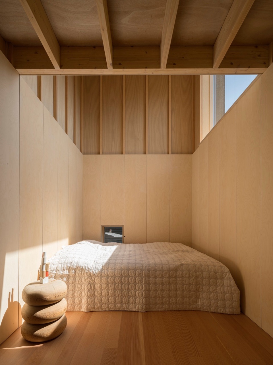 House with a hidden atrium by FAF