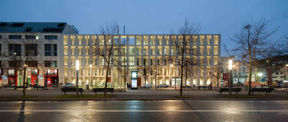polish embassy in berlin by jems architekci