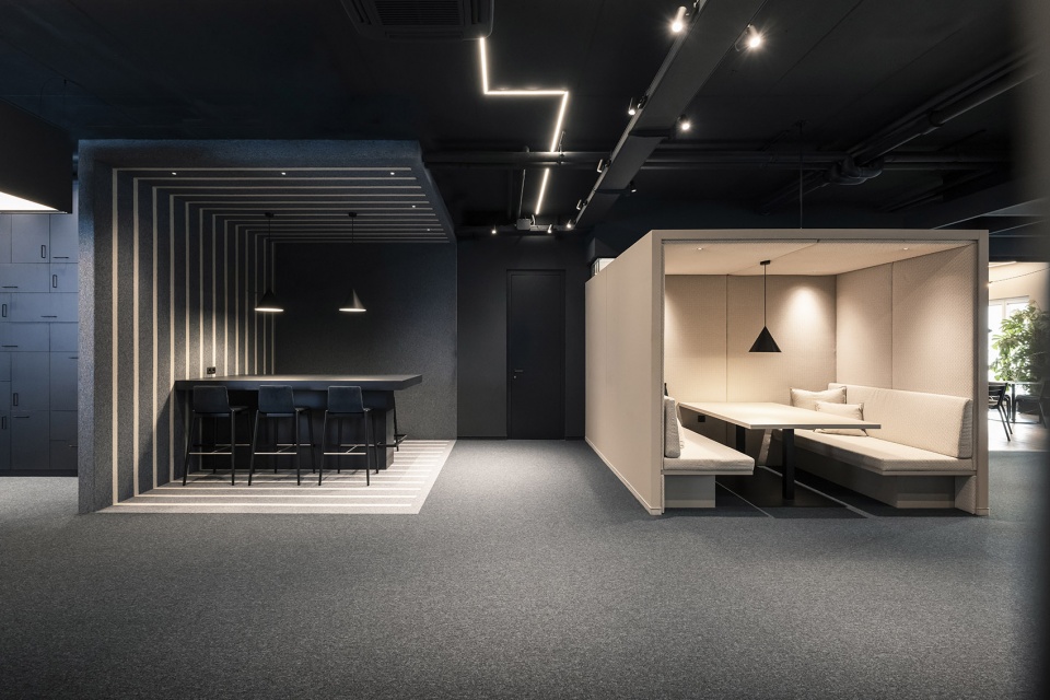 additive headquarters blue boxscape by noa